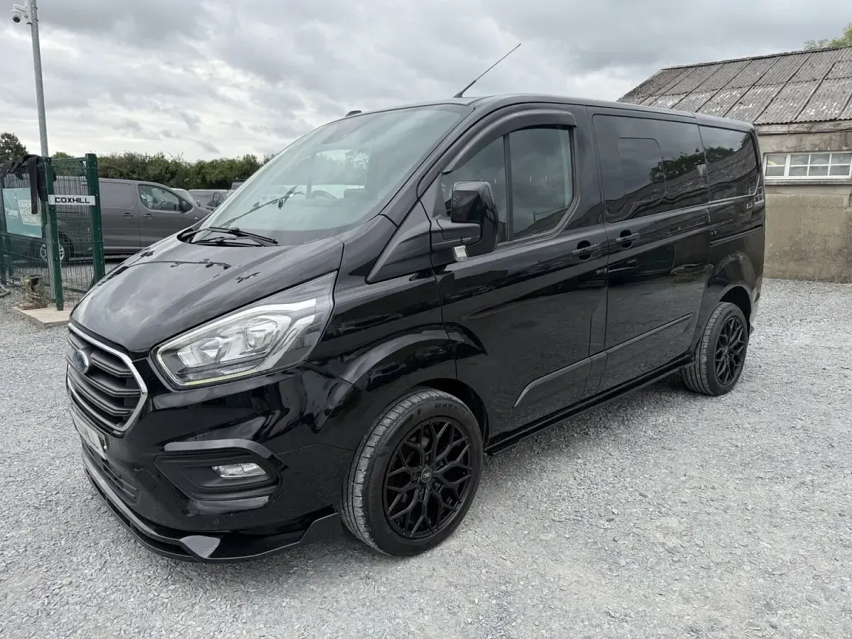 Used Ford 300 Limited 2019 Black Estate