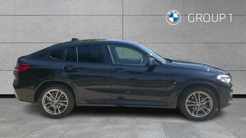Begagnad BMW X4 M Sport 187 HK (137 kW) 2021 Svart SUV