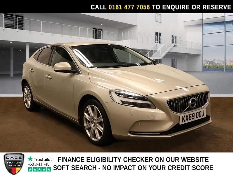Used Volvo V40 Inscription 150 HP (110 kW) 2019 Gold Hatchback