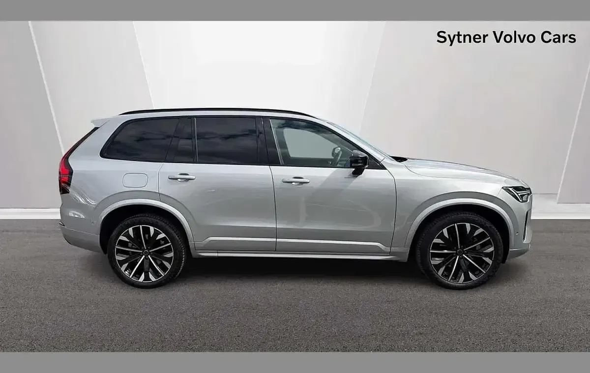 Usado Volvo XC90 Ultra 455 HP (334 kW) 2025 Prateado SUV