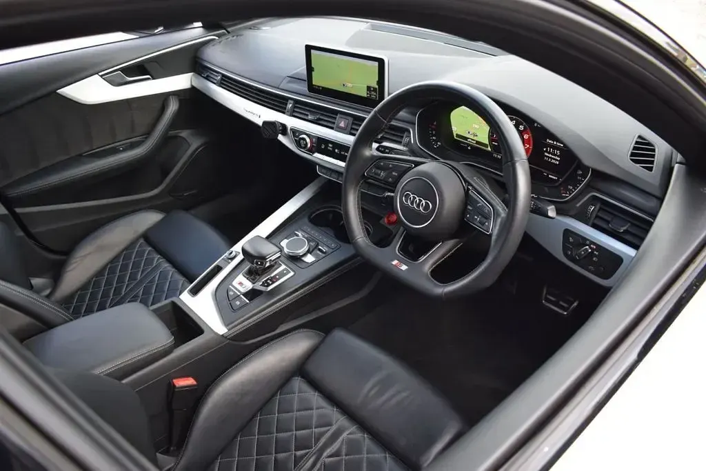 Used Audi S4 Comfort 354 HP (260 kW) 2018 White Sedan