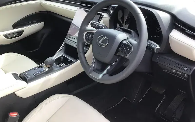 Used Lexus LBX 136 HP (100 kW) 2026 Grey SUV