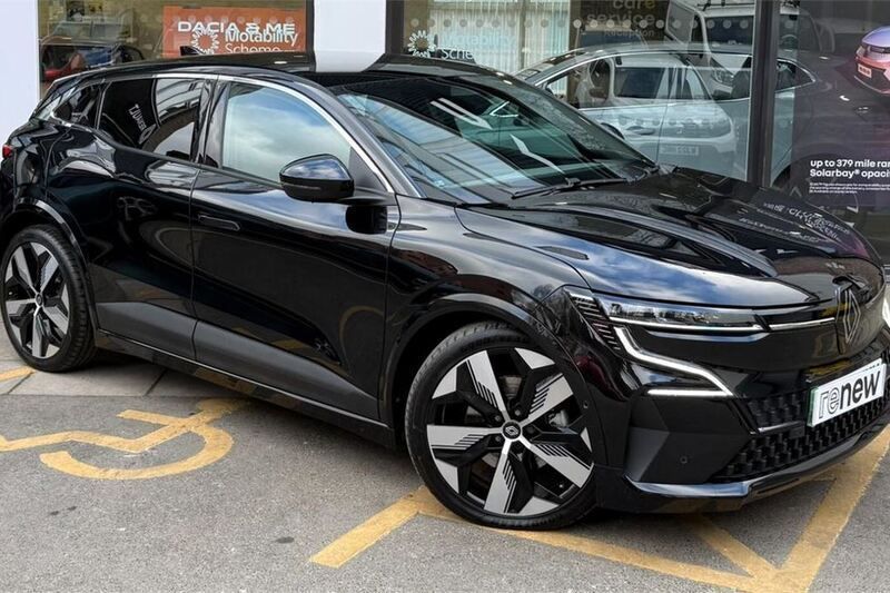 Black Used 2023 Renault Mégane Techno Hatchback | £20,795 (Fair price) - Image 1/4