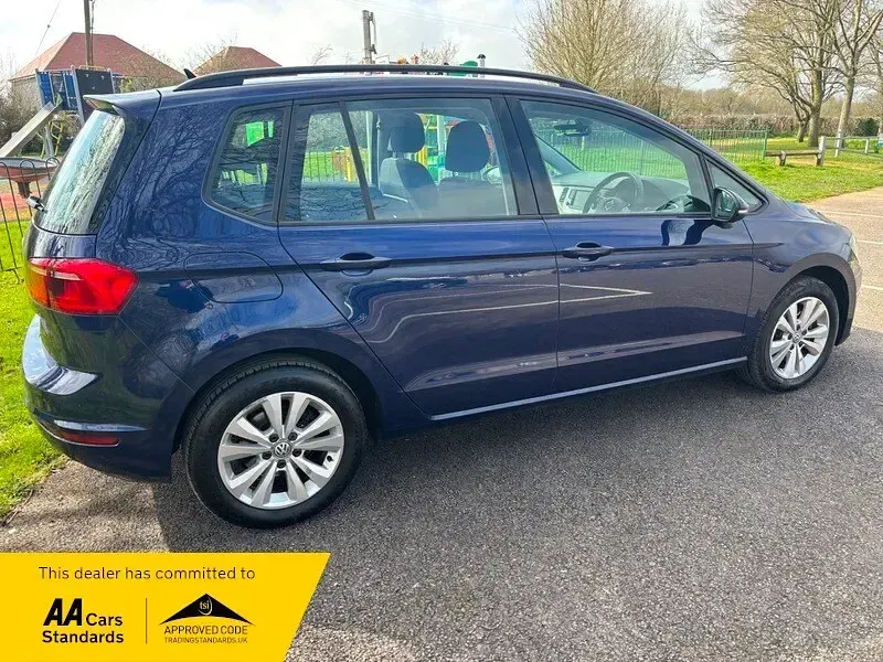 Used VW Golf Sportsvan SE 2017 Blue MPV