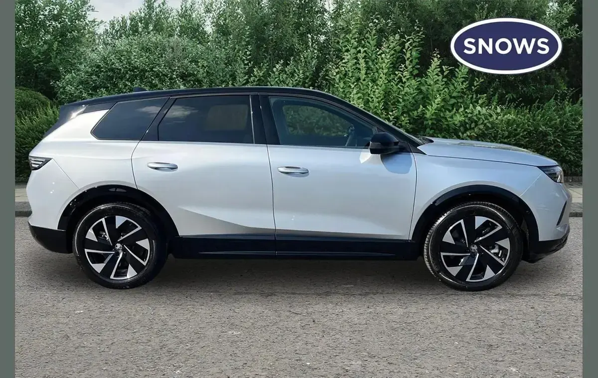 Second-hand Vauxhall Grandland 156 kW (213 CP) 2025 Gri SUV