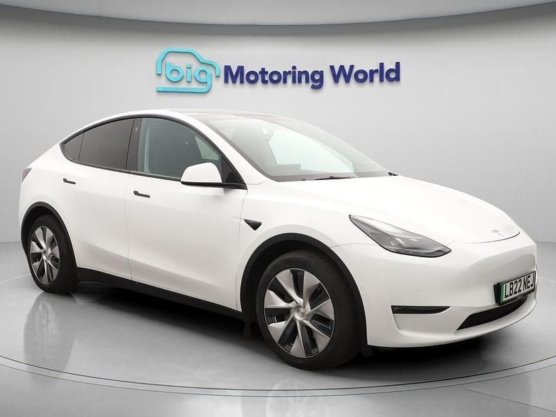 White Used 2022 Tesla Model Y Long Range SUV | £22,000 (Good price) - Image 1/4