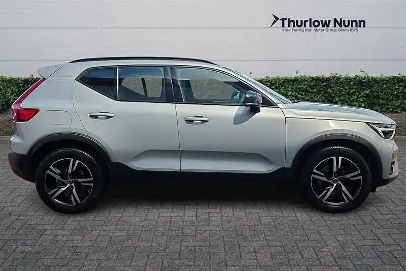 Used Volvo XC40 Plus 197 HP (144 kW) 2022 Silver SUV