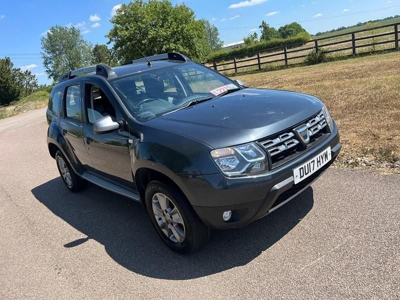 Grey Used 2017 Dacia Duster Lauréate SUV | £4,590 (Good price) - Image 1/4
