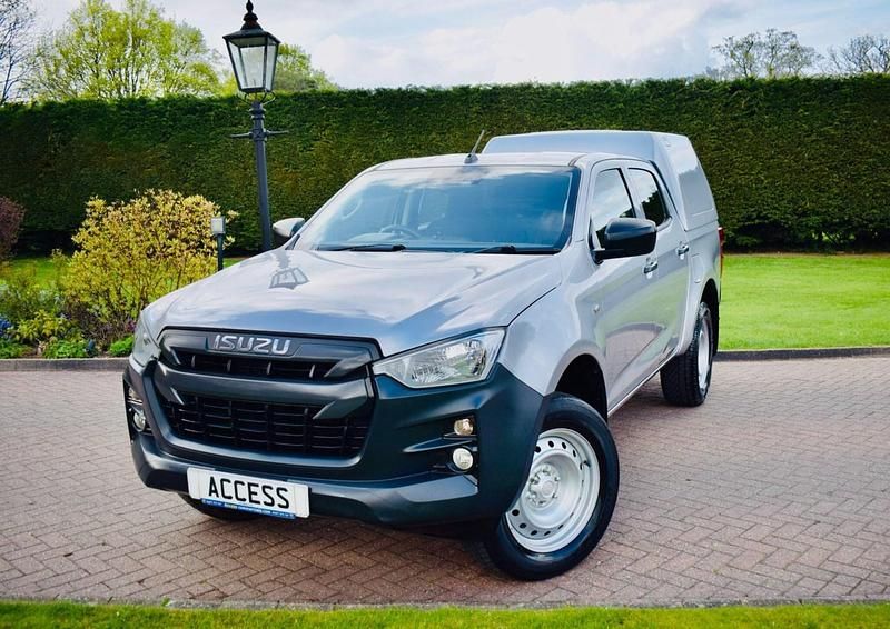 Used Isuzu D-Max 163 HP (119 kW) 2022 Silver Pickup