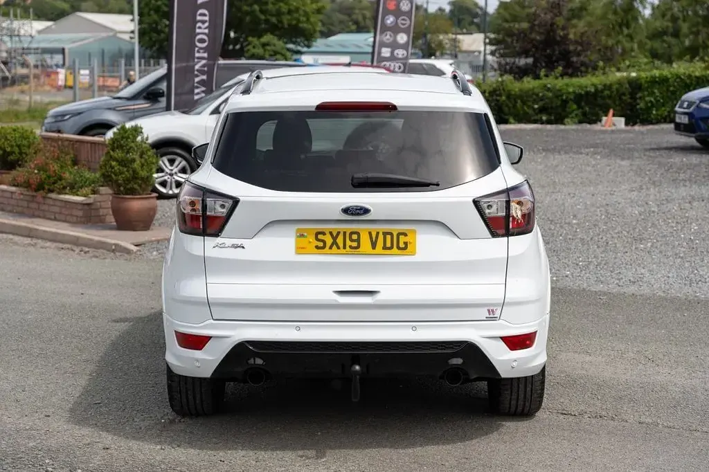 Used Ford Kuga ST-Line 150 HP (110 kW) 2019 White SUV