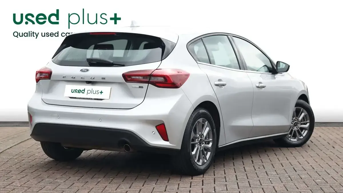 Used Ford Focus Titanium 125 HP (91 kW) 2023 Silver Hatchback