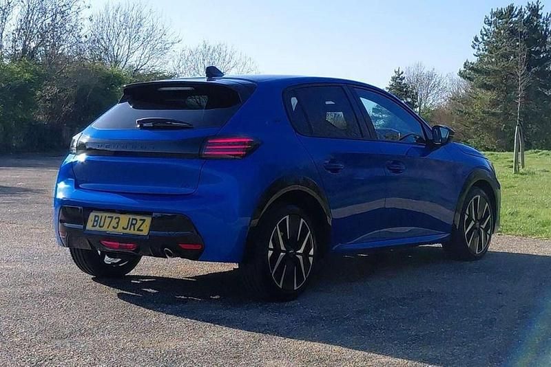 Used Peugeot 208 GT 101 HP (74 kW) 2024 Blue Hatchback