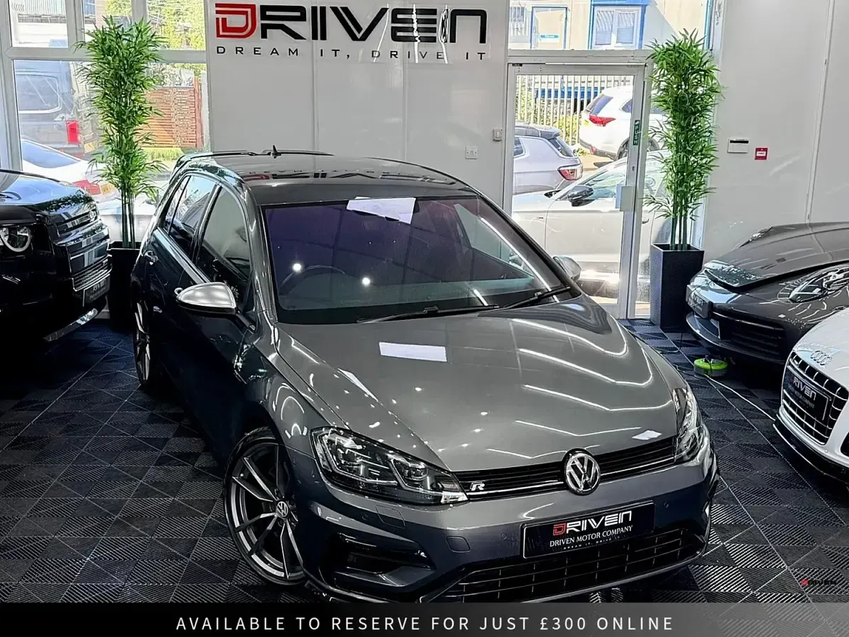 Begagnad VW Golf VII R 310 HK (228 kW) 2017 Grå Halvkombi