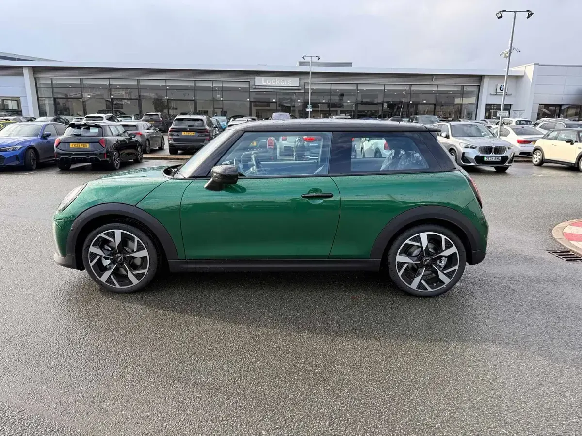 New Mini Cooper Exclusive 2026 Green Hatchback