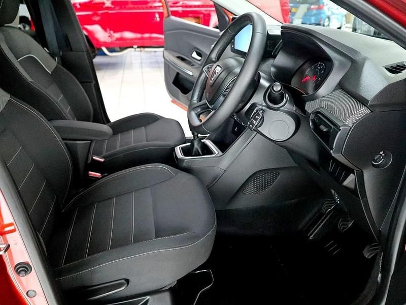 Used Dacia Jogger Extreme 109 HP (80 kW) 2022 Terracotta bronze MPV