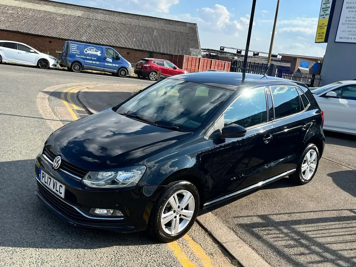Used VW Polo Edition 60 HP (44 kW) 2017 Black Hatchback