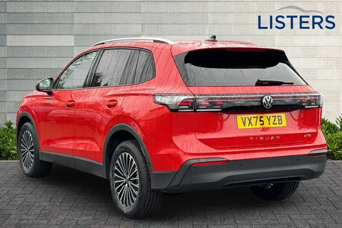 Used VW Tiguan Match 2025 Red SUV