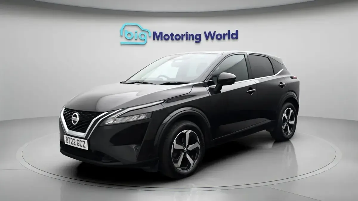 Used Nissan Qashqai N-Connecta 140 HP (102 kW) 2022 Black SUV