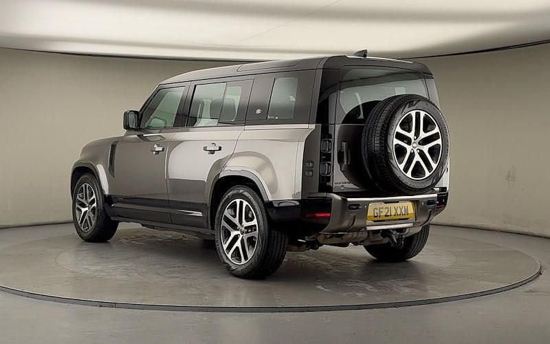 Used Land Rover Defender 300 HP (220 kW) 2024 Estate