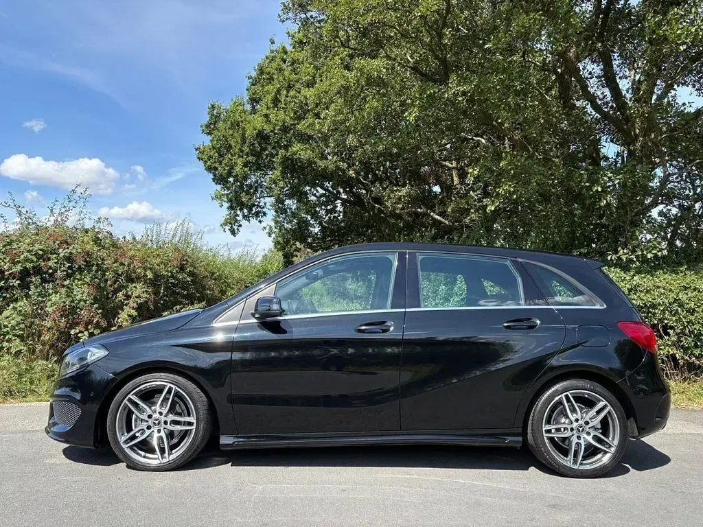 Used Mercedes B180 Executive 109 HP (80 kW) 2017 Black Hatchback