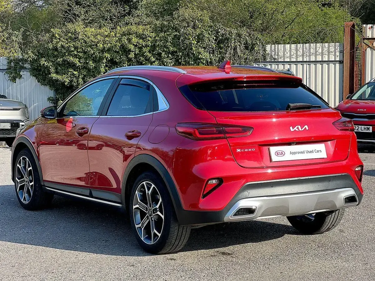 Usado Kia XCeed 158 CV (116 kW) 2022 Rojo SUV
