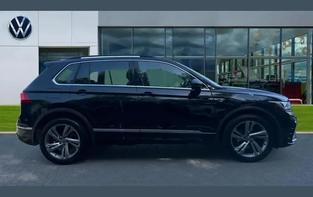 Used VW Tiguan R-line Edition 147 HP (108 kW) 2023 Black SUV
