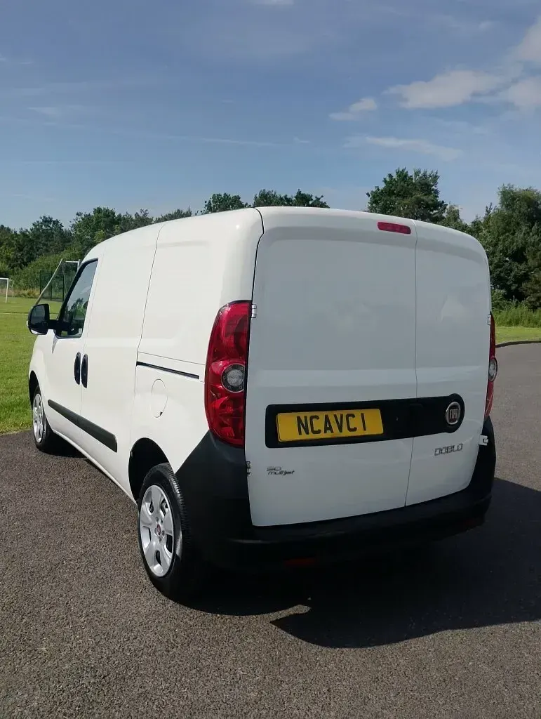 Used Fiat Doblò 90 HP (66 kW) 2015 White MPV