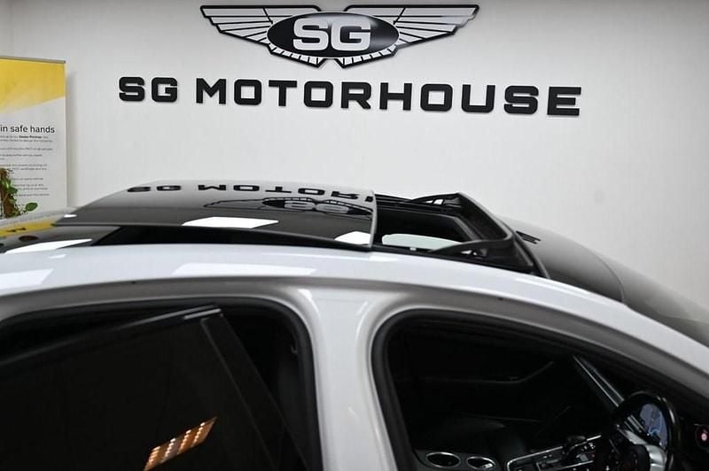 Used Porsche Panamera 462 HP (339 kW) 2019 White Sedan