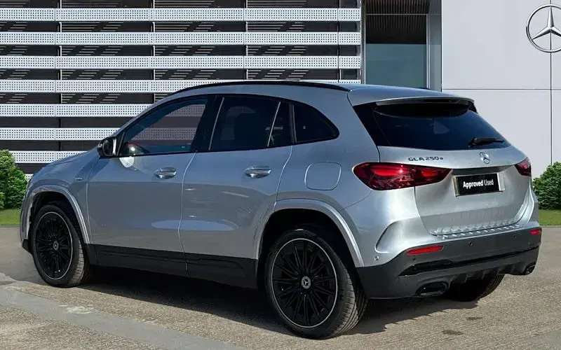 New Mercedes GLA250 AMG Line Premium Plus 218 HP (160 kW) 2026 Silver SUV