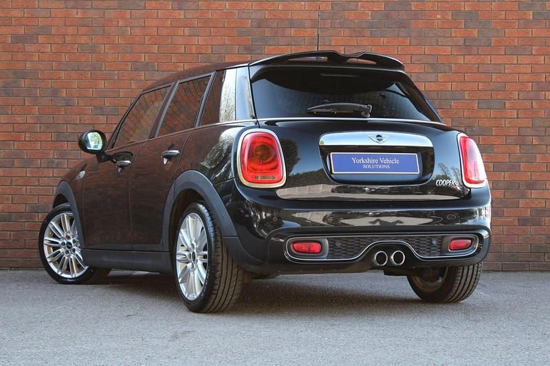 Usado Mini Cooper S Hatch 2017 Preto Citadino