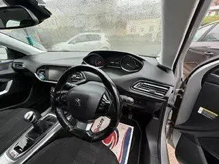 Used Peugeot 308 Allure 120 HP (88 kW) 2016 Silver Hatchback