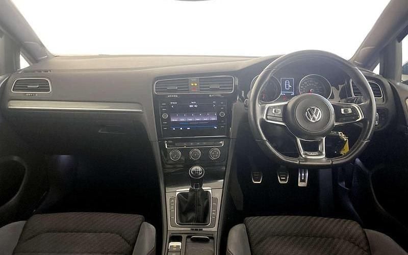 Used VW Golf VII R-line 150 HP (110 kW) 2019 Hatchback