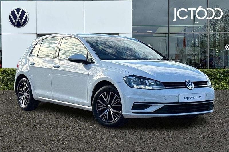 White Used 2017 VW Golf VII SE Hatchback | £11,353 (Fair price) - Image 1/4