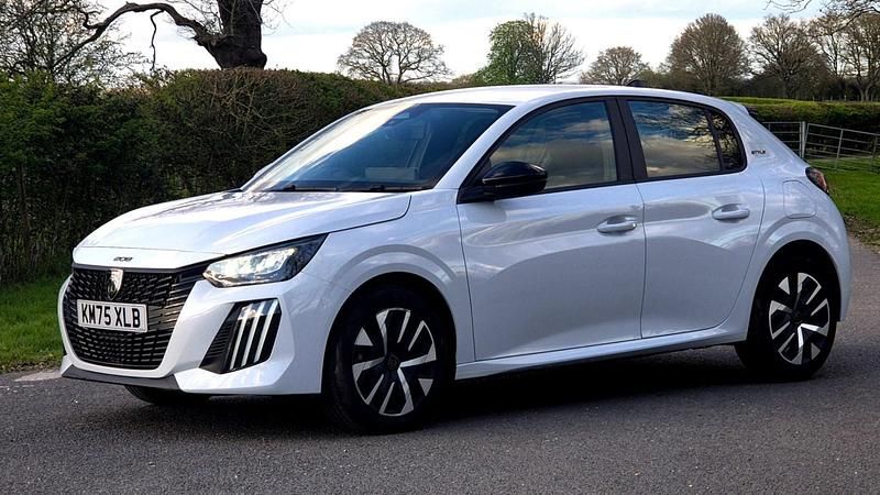 Second-hand Peugeot 208 Style 2025 Alb Hatchback