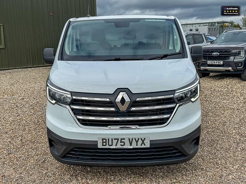 New Renault Trafic 120 HP (88 kW) 2025 White MPV