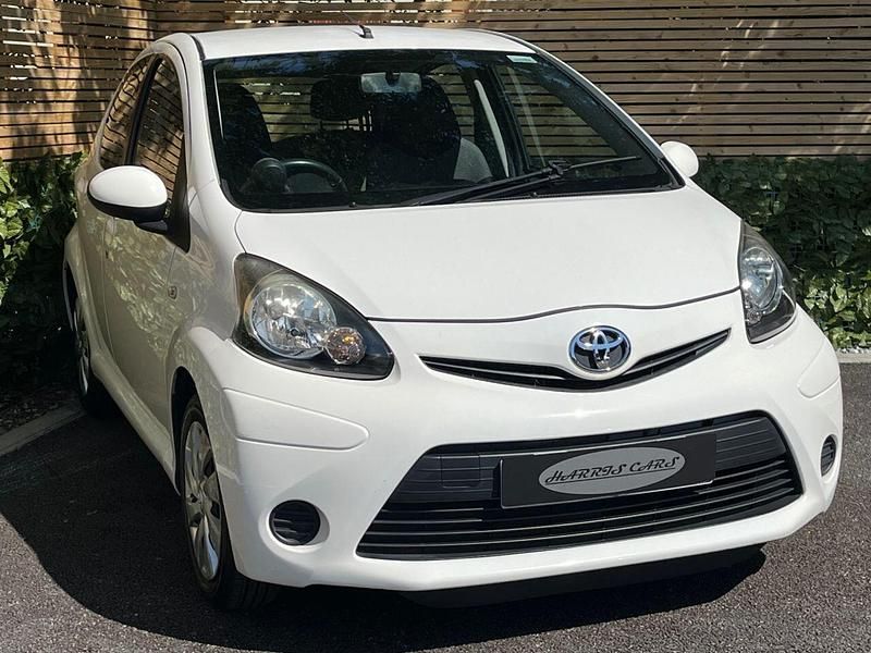 Used Toyota Aygo 2014 White Hatchback