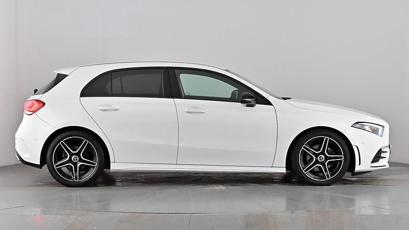 Used Mercedes A180 Executive 136 HP (100 kW) 2023 Polar white Hatchback