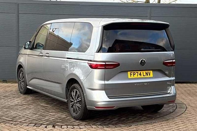 Begagnad VW Multivan Style 204 HK (150 kW) 2024 Silver Minibuss