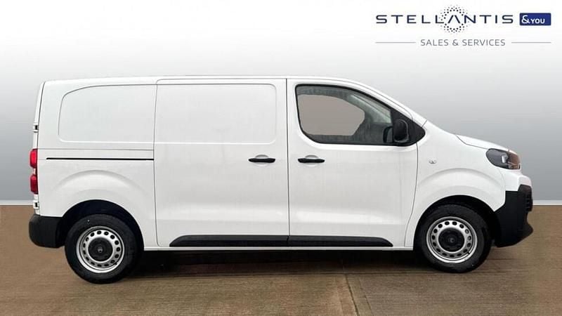 Used Citroën Dispatch 118 HP (86 kW) 2024 White MPV