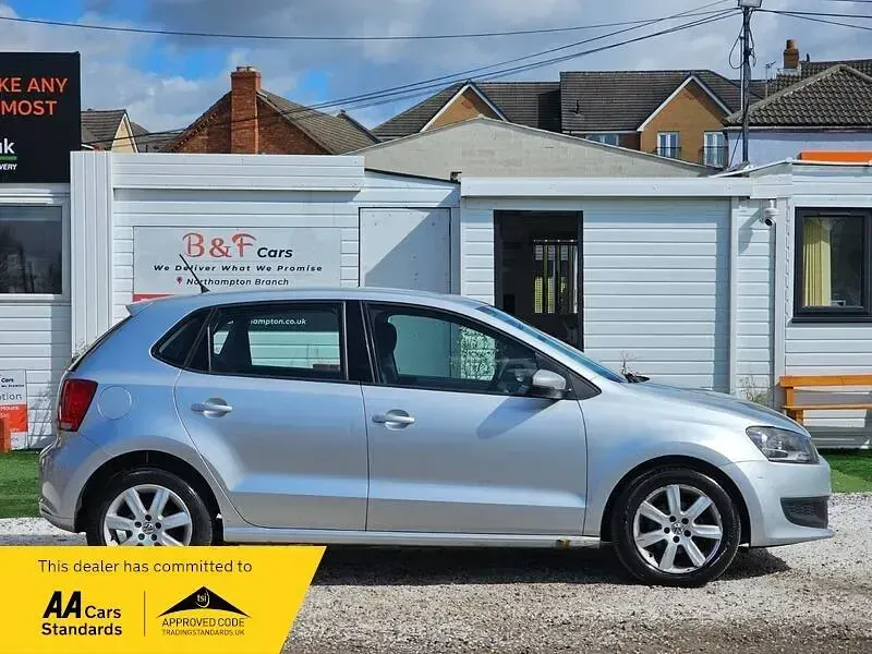 Used VW Polo SE 75 HP (55 kW) 2011 Silver Hatchback