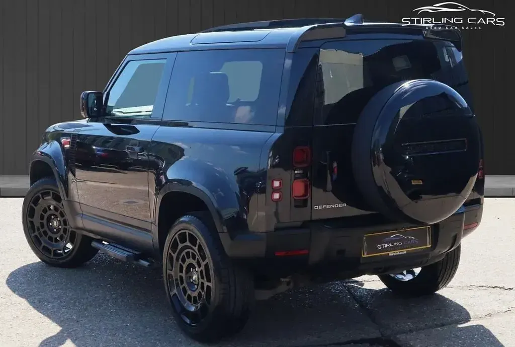 Used Land Rover Defender HSE 250 HP (183 kW) 2022 Black SUV
