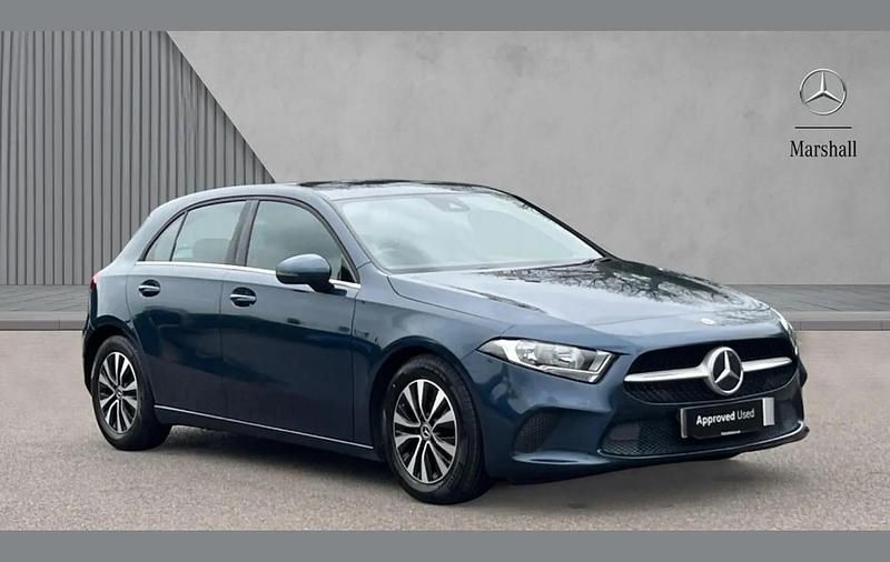 Used Mercedes A180 SE 134 HP (98 kW) 2021 Blue Hatchback