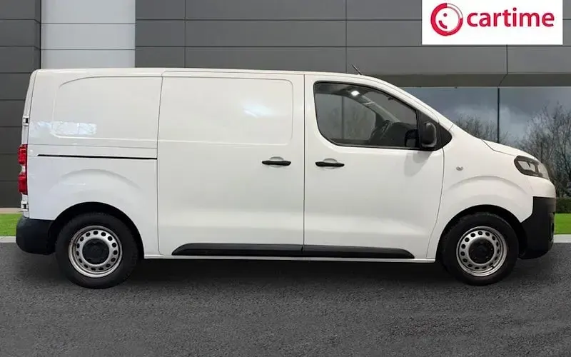 Used Citroën Dispatch 102 HP (75 kW) 2022 White MPV