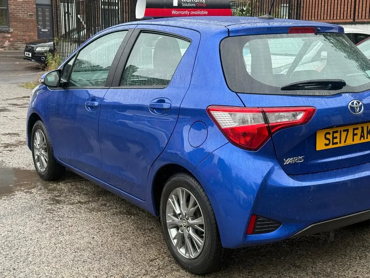 Used Toyota Yaris 2017 Blue Hatchback