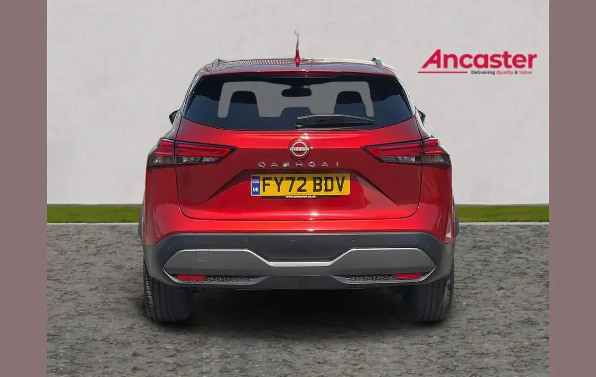 Used Nissan Qashqai N-Connecta 138 HP (101 kW) 2022 Red SUV