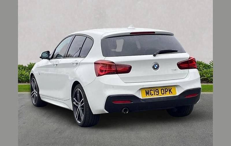 Used BMW 118 Efficient Dynamics 134 HP (98 kW) 2019 White Hatchback