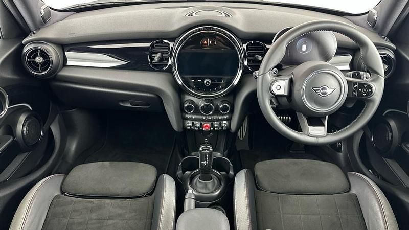 Usado Mini Cooper S Hatch 176 HP (129 kW) 2023 Verde Citadino