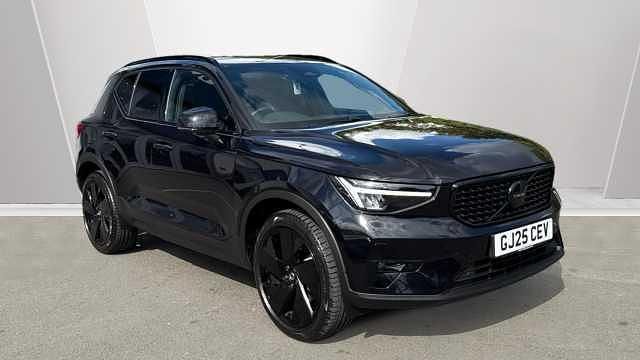 Used 2025 Volvo XC40 Plus SUV | £35,495 (Expensive) - Image 1/3