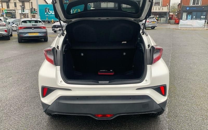 Używany Toyota C-HR 122 KM (89 kW) 2019 SUV