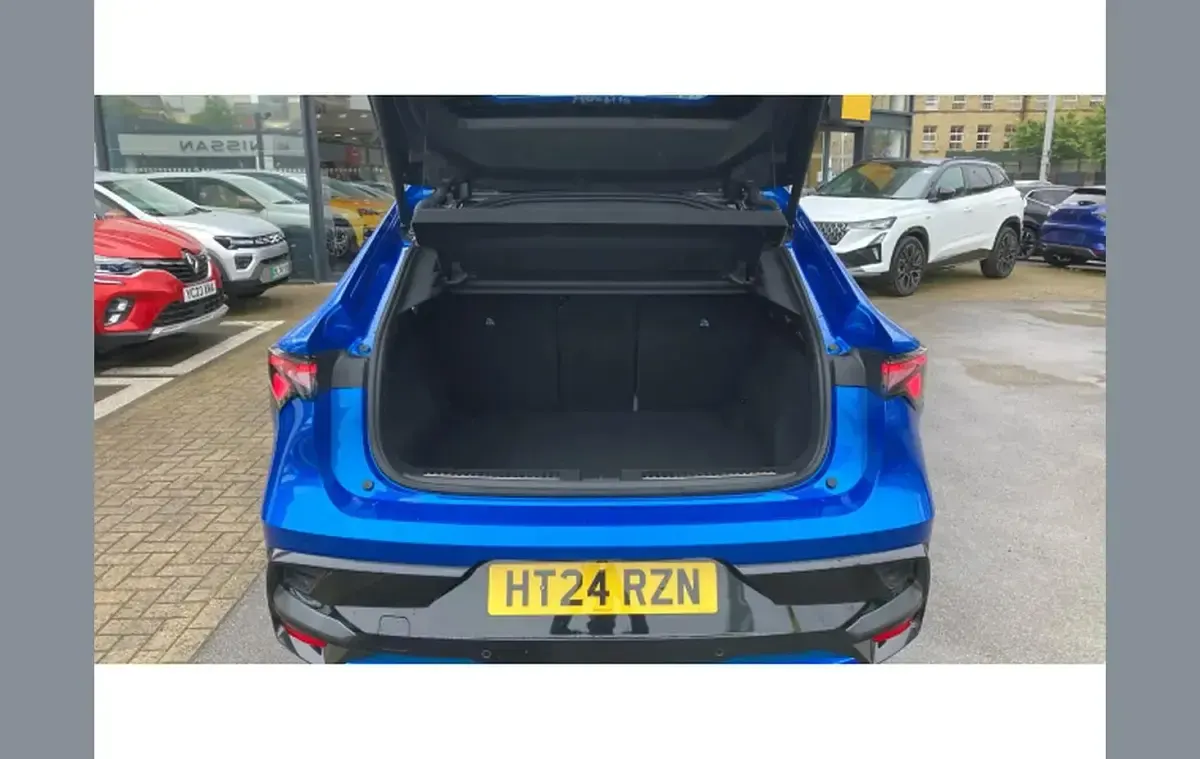 Used Renault Rafale Iconic Esprit Alpine 196 HP (144 kW) 2024 Other SUV